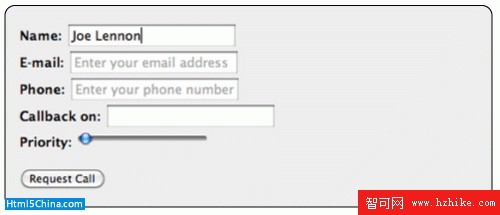 顯示下列文本輸入字段：Name、Email、Phone、Callback on 和 Priority。Name 字段具有姓名 Joe Lennon。Email 和 Phone 字段具有灰色占位符文本。底部的按鈕為‘Request call。’